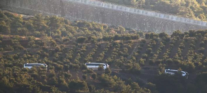 Βομβάρδιζαν όλη νύχτα την Αφρίν -Εκατοντάδες οικογένειες εγκατέλειψαν τα σπίτια τους